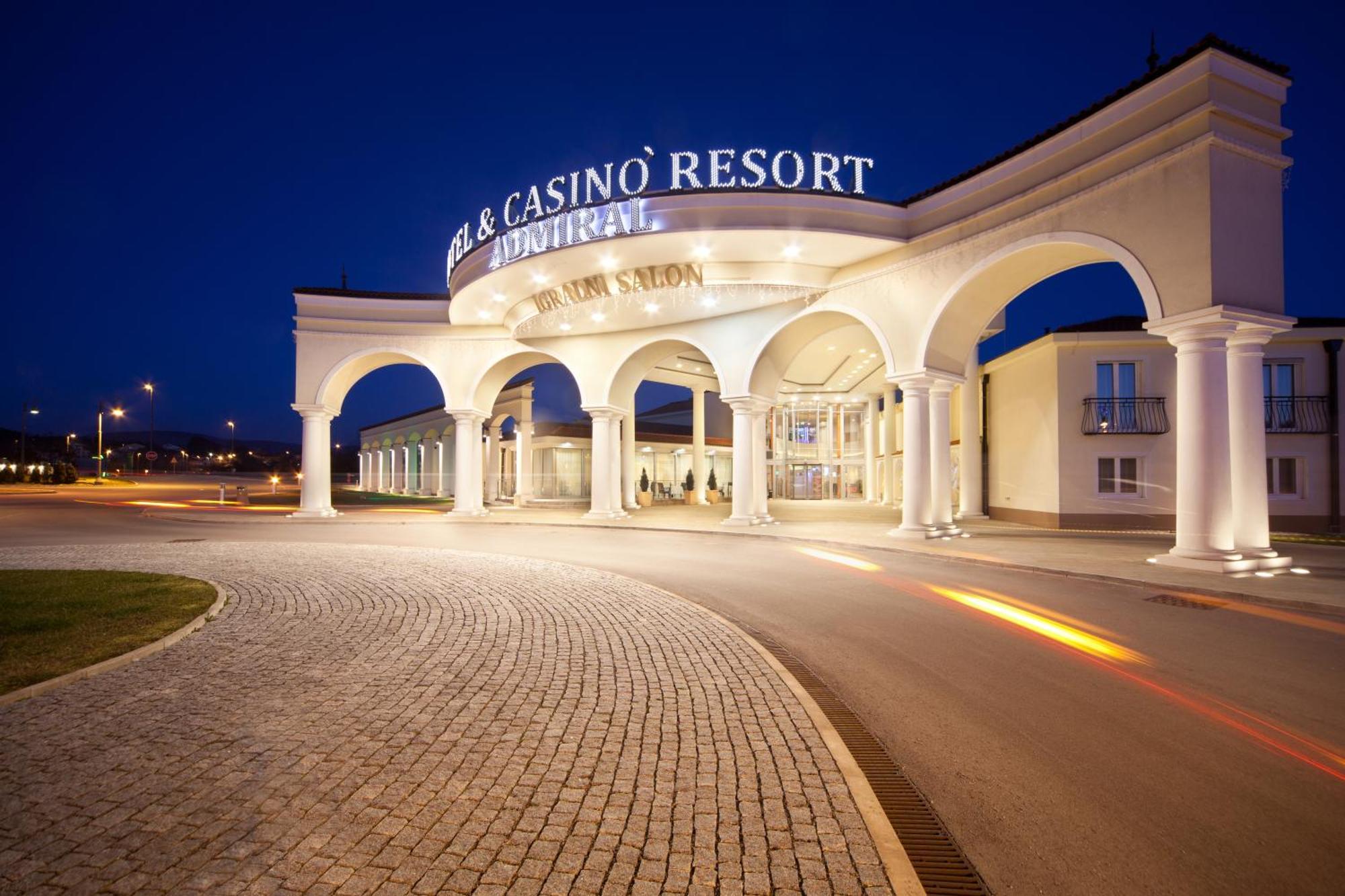 Casino & Hotel Admiral Kozina Exterior photo