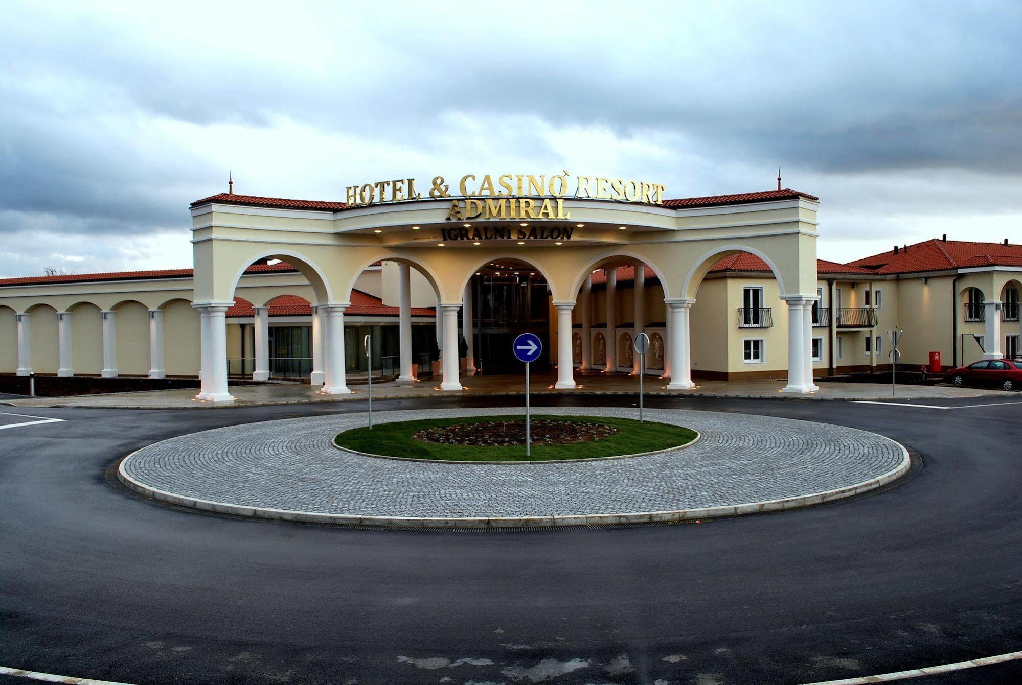 Casino & Hotel Admiral Kozina Exterior photo